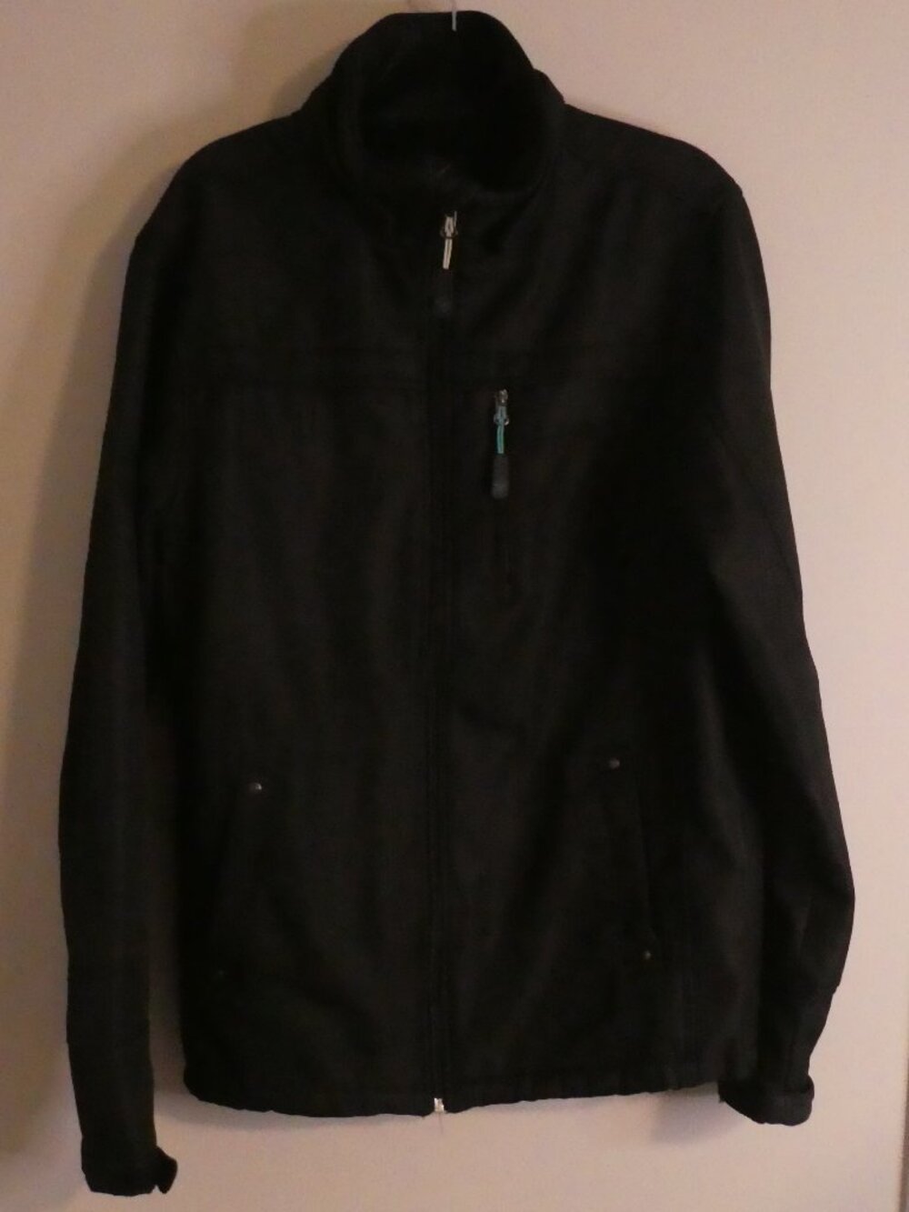 VROOM Men's Black Softshell Performance Zip-Up Jacket- size medium
